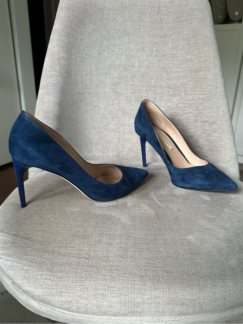 Diane Von Furstenburg Berlin Pump in ink suede DVF